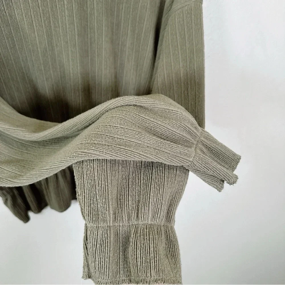 Zara Womens Size Medium Crew Neck Textrued Ribbed Long Sleeve Ruched Waist Top